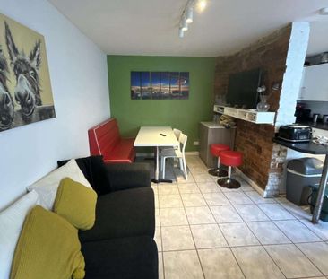 Market Street Room 4 - Photo 1