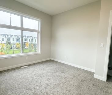 Brand New 2 Bed + Den Townhouse For Rent In Quarry Park. - Photo 6