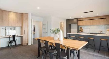 Modern living in Preston's Park - Photo 2