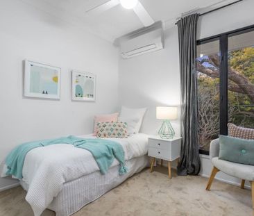 8 Rennie St, Indooroopilly QLD 4068 - House For Rent | Domain - Photo 2