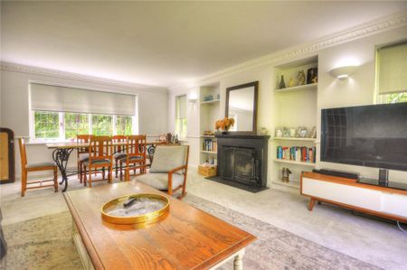 5 bedroom detached house to rent - Photo 3