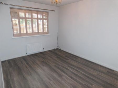 2 bedroom semi-detached bungalow to rent - Photo 2