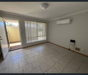 SPACIOUS FAMILY HOME WITH POWERED WORKSHOP AVAILABLE NOW - Photo 1