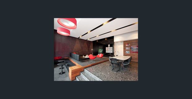 Stylish 2-Bedroom Fully Furnished Apartment in the Heart of Carlton - Photo 1