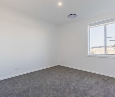 Dubbo, 98 Champagne Drive - Photo 2