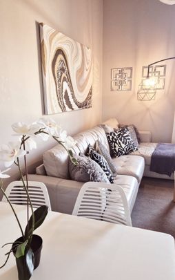 5 Bed Flat, Morningside Road, EH10 - Photo 1