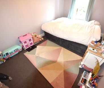 2 bedroom Flat in Montagu Drive, Leeds - Photo 5