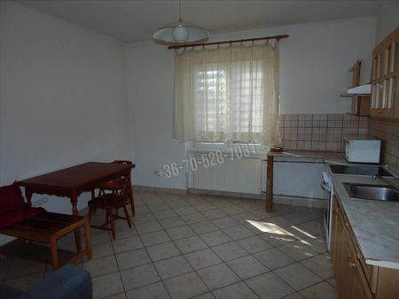 Kiadó átlagos állapotú lakás - Tatabánya - Fotó 4