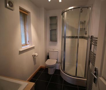 4 bedroom detached house to rent - Photo 6