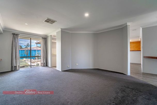 WONDERFUL FAMILY HOME IN WARNBRO!! - Photo 1