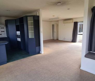 196 Thomas Road, Rototuna North - Photo 2