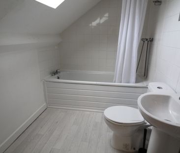 £850 PCM, One Bedroom Second Floor Flat in Penarth Road, Grangetown... - Photo 6