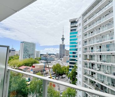 City Centre Urban Living - Stylish 2-Bedroom Apartment - Photo 5