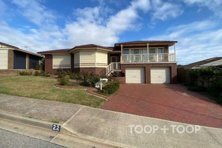 Spacious Coastal Family Home - Photo 5