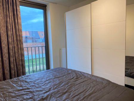 Gemeubeld appartement, rustig gelegen in Sint-Niklaas - Photo 2