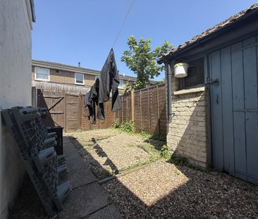 2 bedroom terraced house to rent - Photo 6