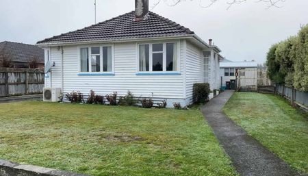 Three Bedrooms - Allenton - Photo 2