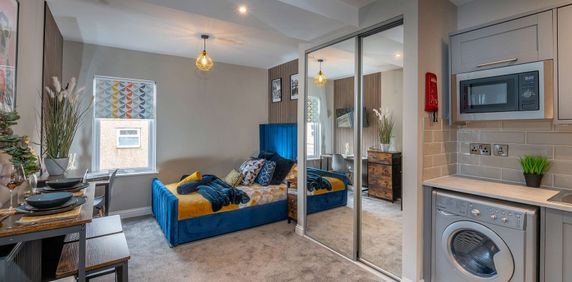 6 Bed 3 Studio all Ensuite HMO - Photo 2