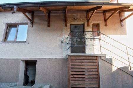 Casa cu 2 camere si 912 mp teren de inchiriat, zona Baciu - Fotografie 3