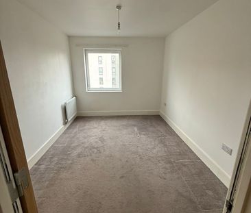 2 Bed Flat, Centenary Plaza, SO19 - Photo 2