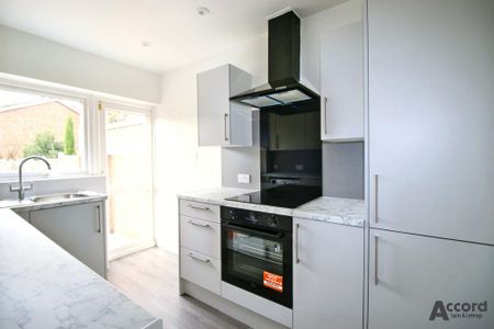 2 bedroom semi-detached bungalow to rent - Photo 3