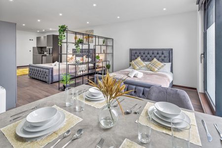 Studio Flat, Woodstock Road, NW11 - Photo 2