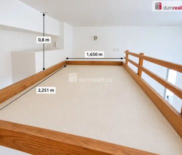 Světlý byt 1+1 s patrem na spaní, 25 m - Photo 1