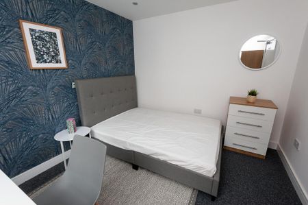 6 bedroom terraced house to rent - Photo 3