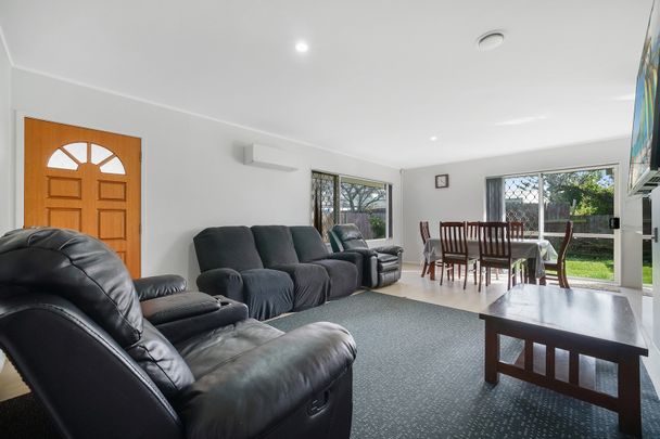 Family home in Mangere - Photo 1