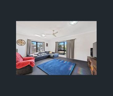 Spacious Family Living in Bushland Beach - Photo 1