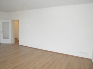 Antonstr. 20, Wohnung 6 ~~~ Balkon, Tageslichtbad mit Wanne und Dusche, Gäste-WC, Abstellraum, Keller - Photo 5