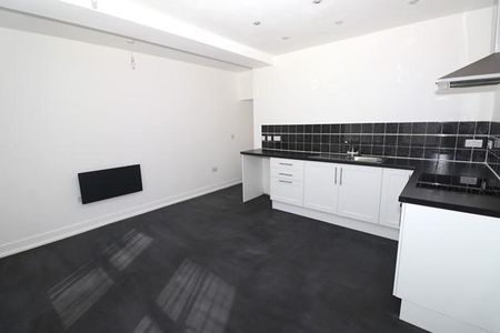 1 bedroom ground floor flat to rent - Photo 3