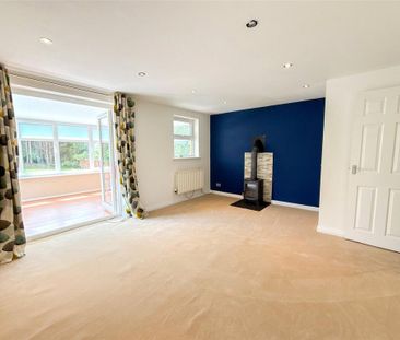 3 bedroom detached house to rent - Photo 2