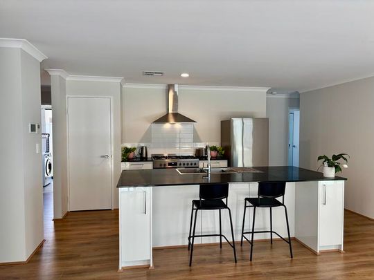 Attractive 4x2 home in whisper quiet location! - Photo 1