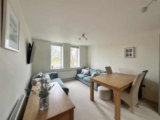 Berrington Close, Redditch - Photo 1
