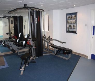 Dolphin Court, High Wycombe - Photo 4