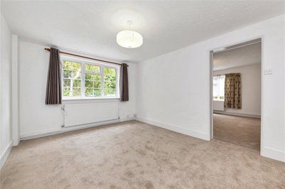 Hinton Way, Great Shelford, Cambridge, CB22 5AX - Photo 4