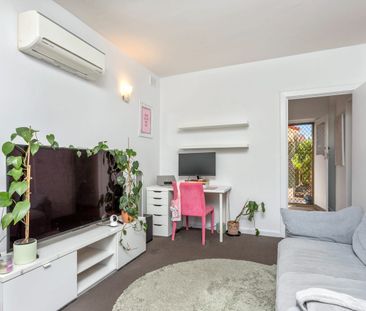 Neat & Convenient Unit Close to City & Amenities - Photo 1