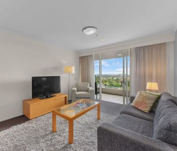 Fully Furnished Overlooking Botanical Gardens + Walk to QUT, Queens... - Photo 6