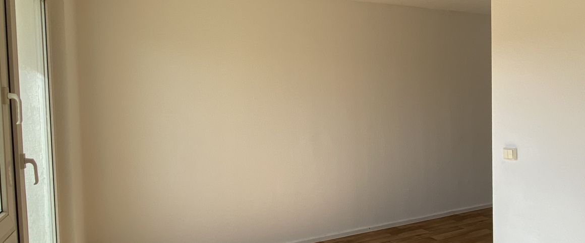 Sanierte Familienwohnung mit großem Balkon und Weitblick über Plauen - Photo 1