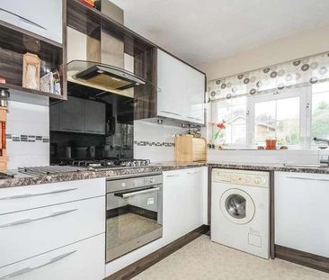 Thorpe, Surrey, TW20 - Photo 2