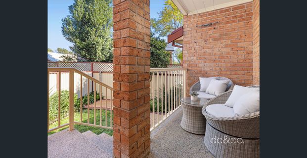 Stylish 3-bedroom townhouse with courtyard in Riverwood - Photo 1