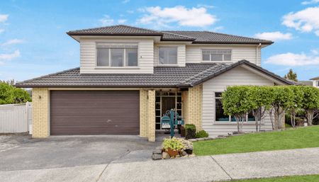 Expansive 5 Bedroom Home in Prime Mission Heights - Photo 5