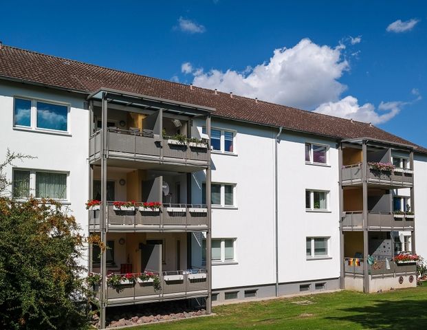 Gemütliche Erdgeschosswohnung mit großem Balkon in ruhiger Lage - Photo 1