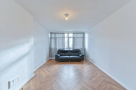 3 bedroom maisonette to rent - Photo 2