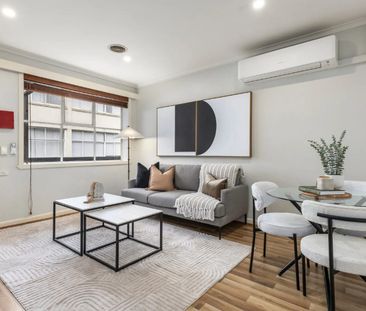 Light-Filled, Spacious Living in a Prime Elwood Location - Photo 1