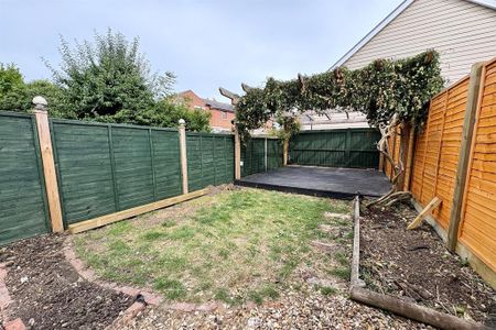 3 bedroom terraced house to rent - Photo 3