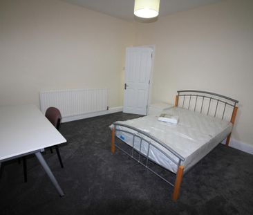 4 bedroom terraced house to rent - Photo 5