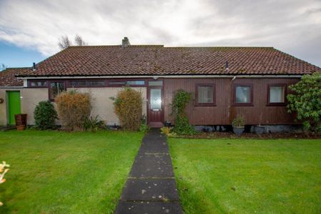3 bedroom bungalow to rent - Photo 4