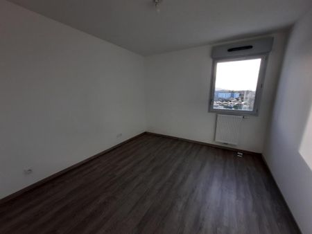 Location Appartement 3 pièces 63m² THONON LES BAINS 74200 - Photo 2